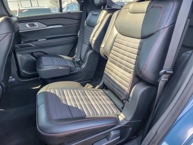 Certified 2025 Ford Explorer ST-Line w/ Premium Package AWD/4WD image 16