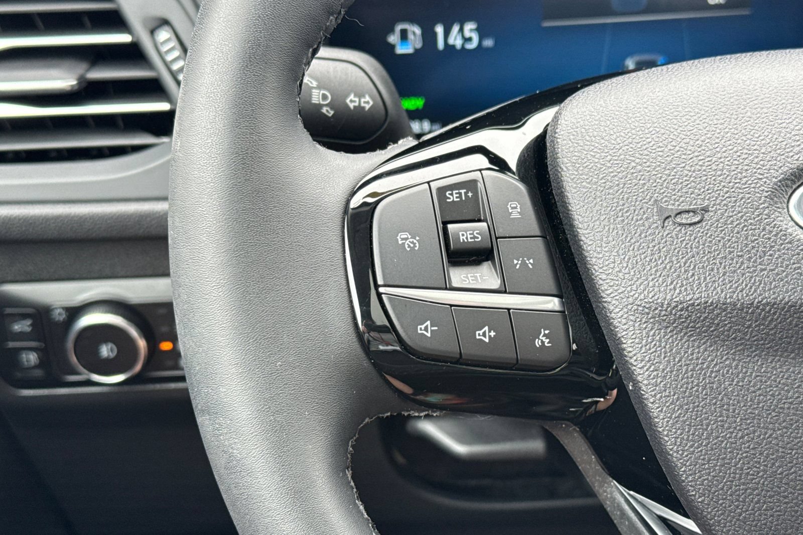 Certified 2023 Ford Escape Platinum FWD image 23