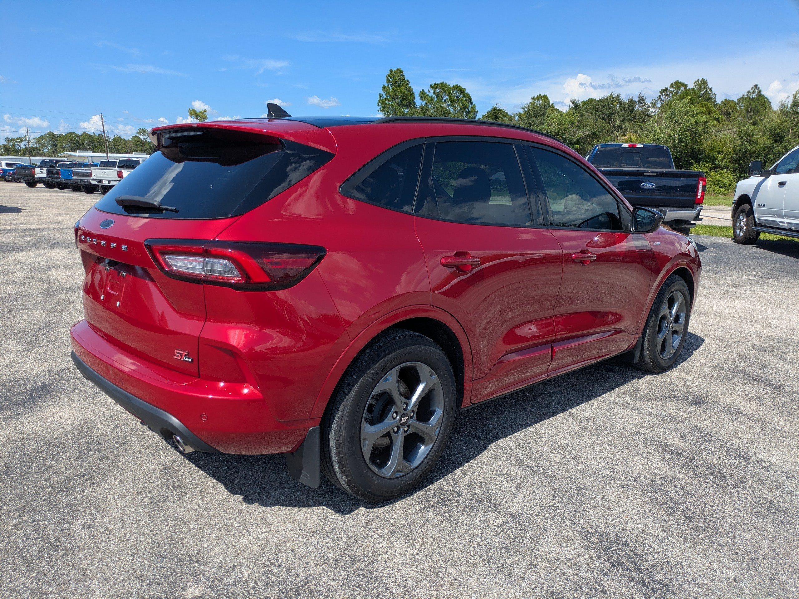 Certified 2023 Ford Escape ST-Line w/ Tech Pack #1 FWD image 4