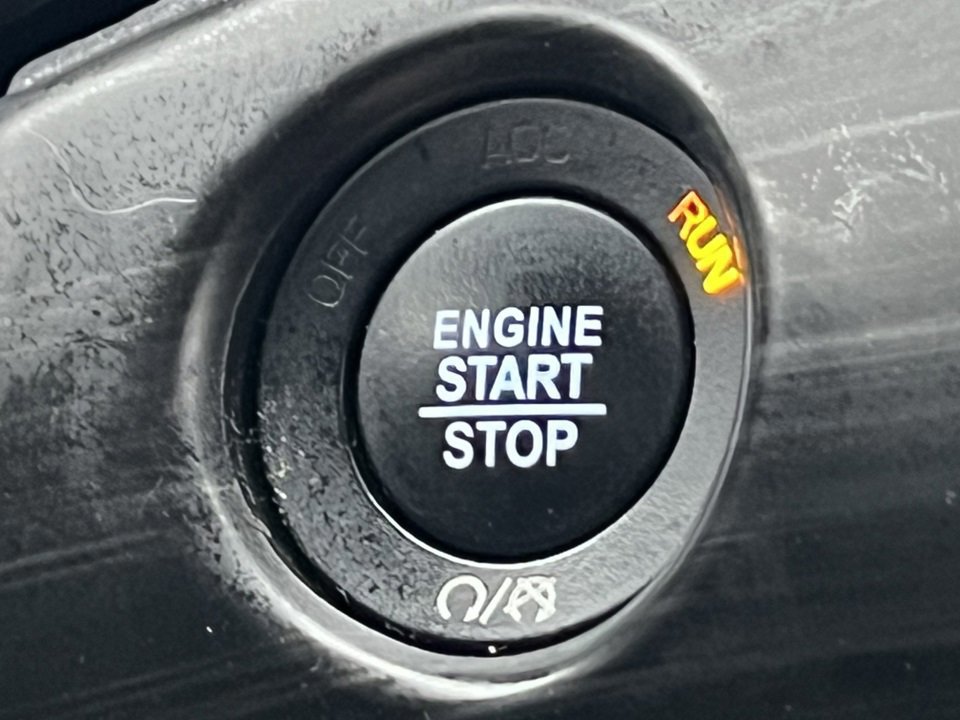 Used 2021 Jeep Grand Cherokee Limited image 35