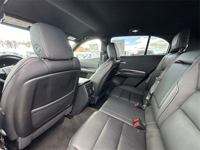 Used 2022 Cadillac XT4 Luxury w/ Cold Weather Package image 19