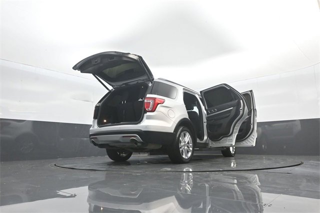 Certified 2017 Ford Explorer XLT w/ Equipment Group 201A image 40