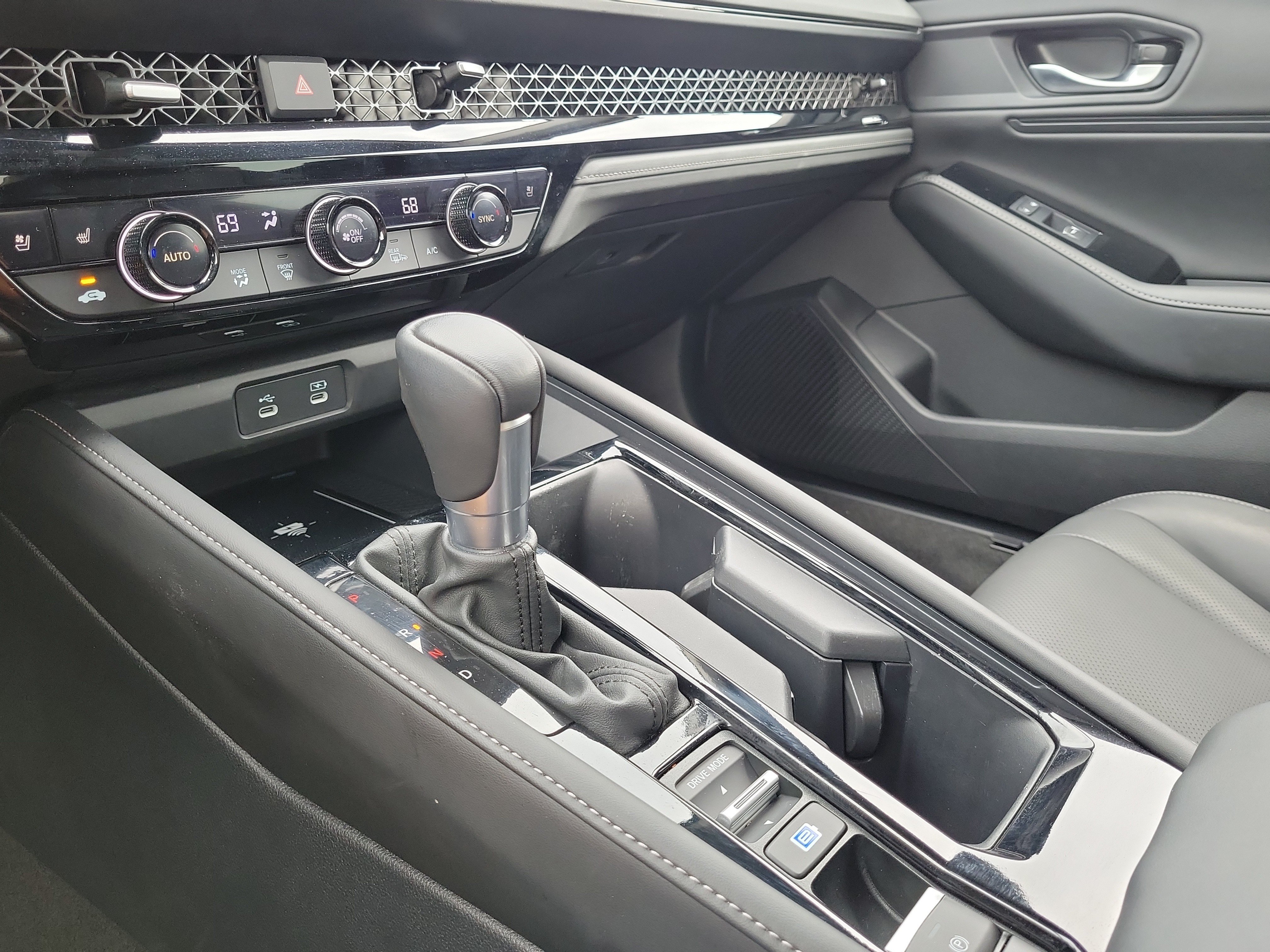 Used 2024 Honda Accord Touring image 27