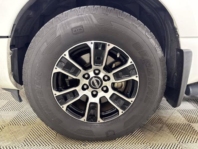 Used 2023 Nissan Titan SV w/ SV Convenience Package RWD image 13
