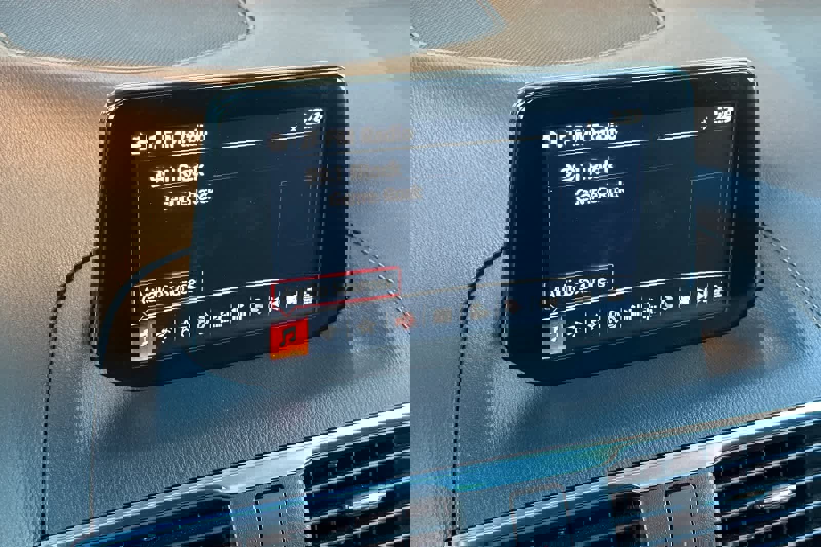 Used 2018 MAZDA MAZDA3 Grand Touring w/ Premium Equipment Package image 17