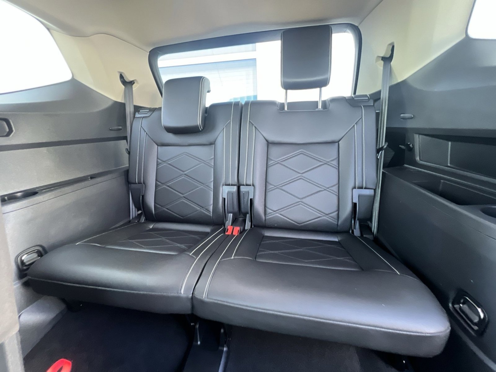 Used 2025 Volkswagen Atlas SE FWD image 32