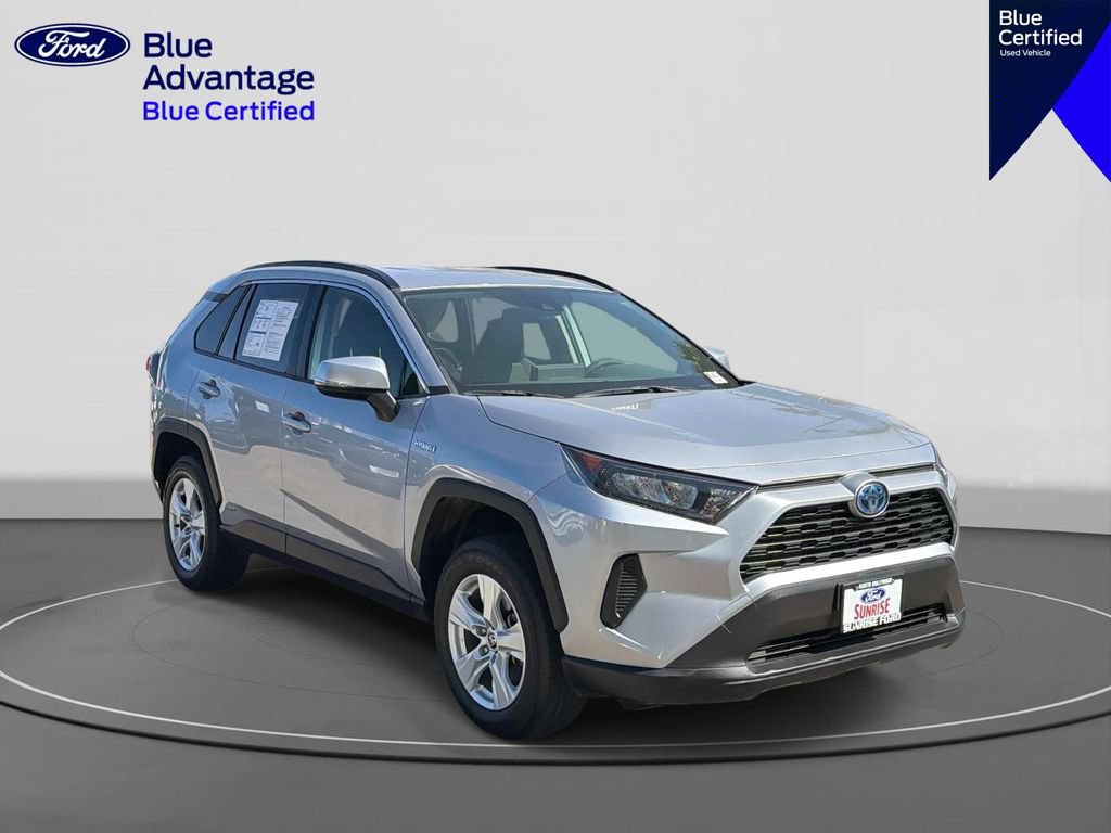 Used 2021 Toyota RAV4 LE AWD/4WD image 4
