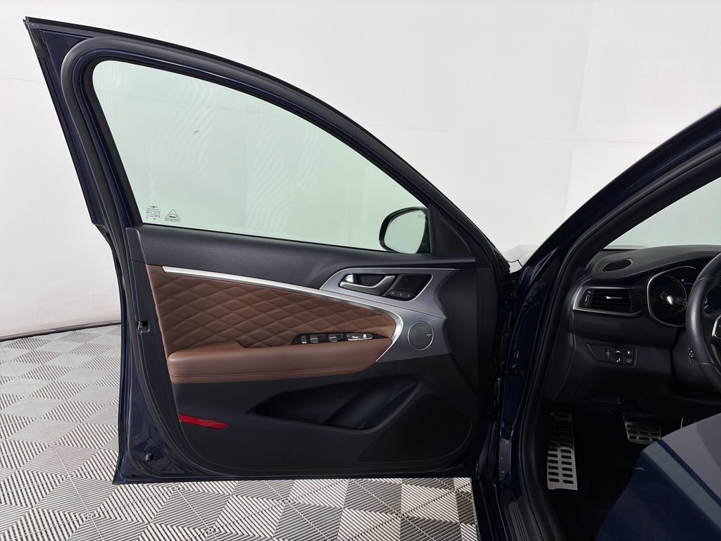 Used 2021 Genesis G70 3.3T w/ Prestige Package AWD/4WD image 10