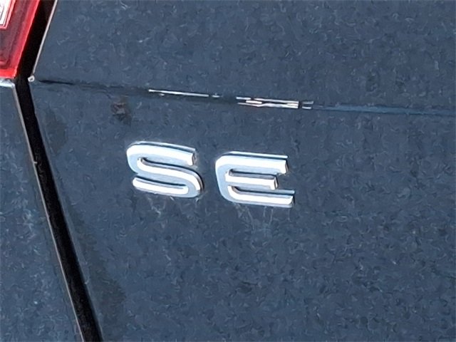 Used 2022 Volkswagen Tiguan SE R-Line image 31