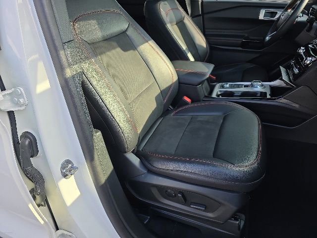 Certified 2024 Ford Explorer ST-Line w/ Class IV Trailer Tow Package AWD/4WD image 24