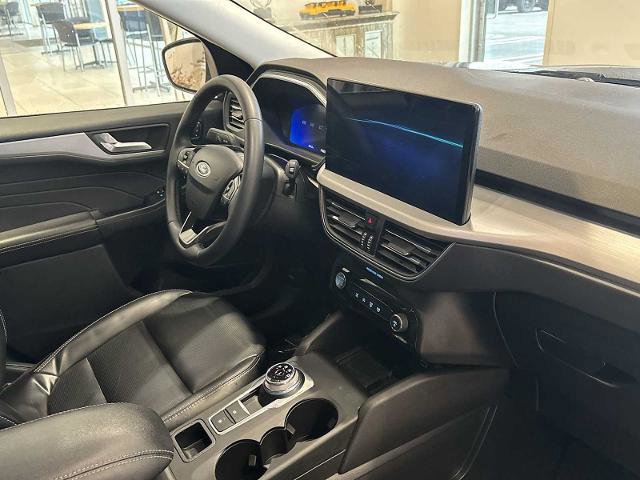Certified 2025 Ford Escape Platinum image 28