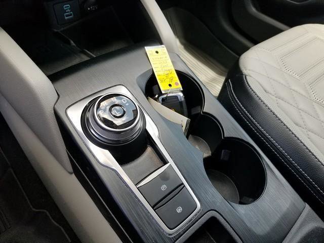 Certified 2023 Ford Escape Platinum w/ Premium Technology Package AWD/4WD image 18