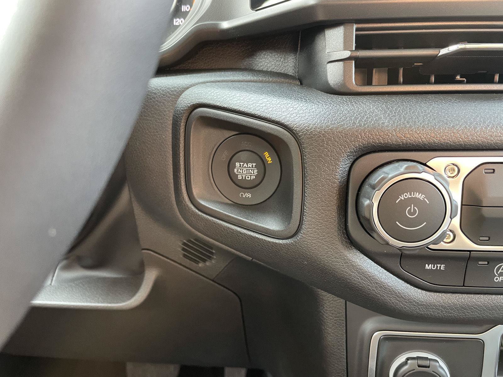 Used 2025 Jeep Wrangler Unlimited Sport AWD/4WD image 24