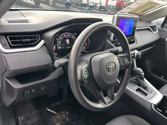 Used 2025 Toyota RAV4 XLE FWD image 23