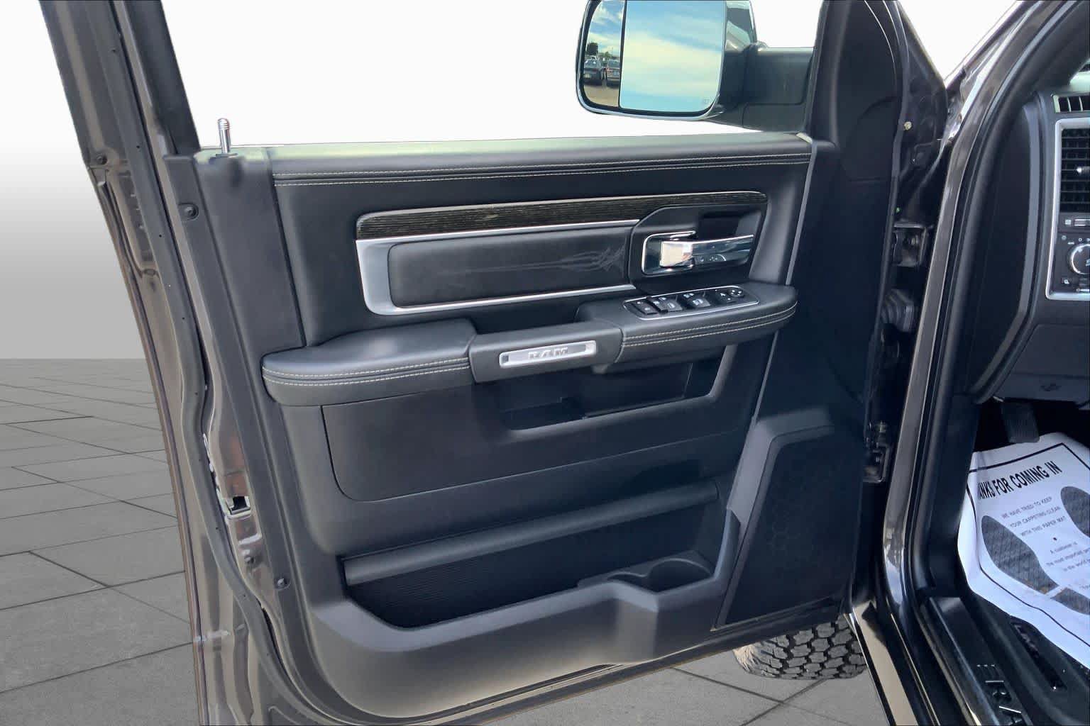 Used 2018 RAM 3500 Laramie Longhorn AWD/4WD image 22