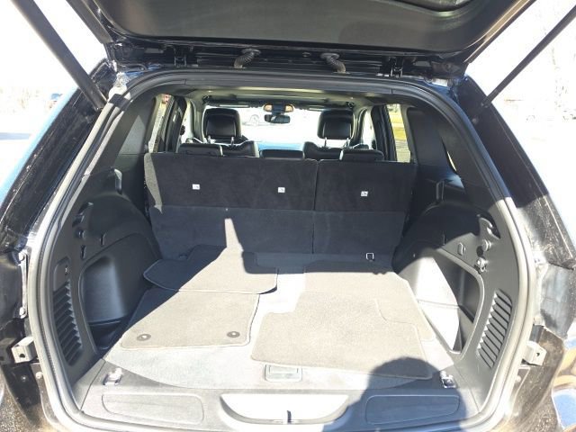 Used 2021 Jeep Grand Cherokee Limited image 23