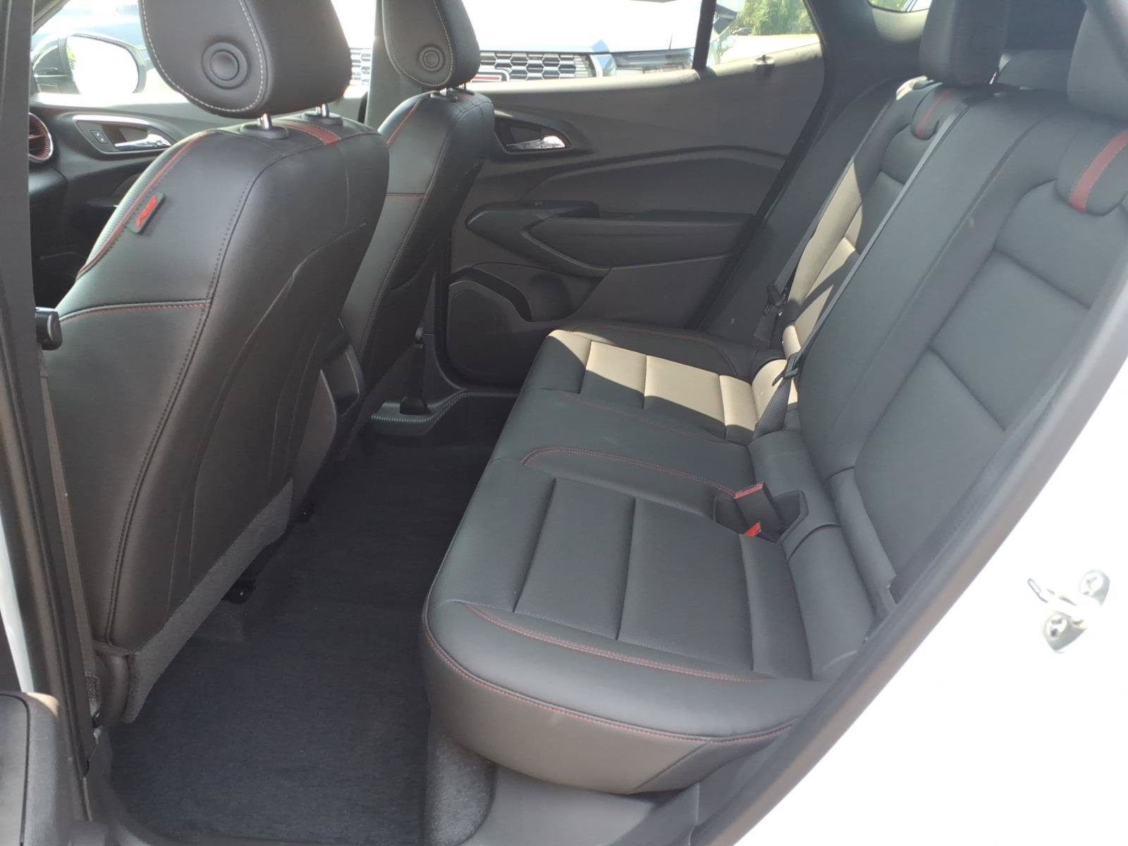 Used 2025 Chevrolet Trax RS w/ Driver Confidence Package FWD image 21