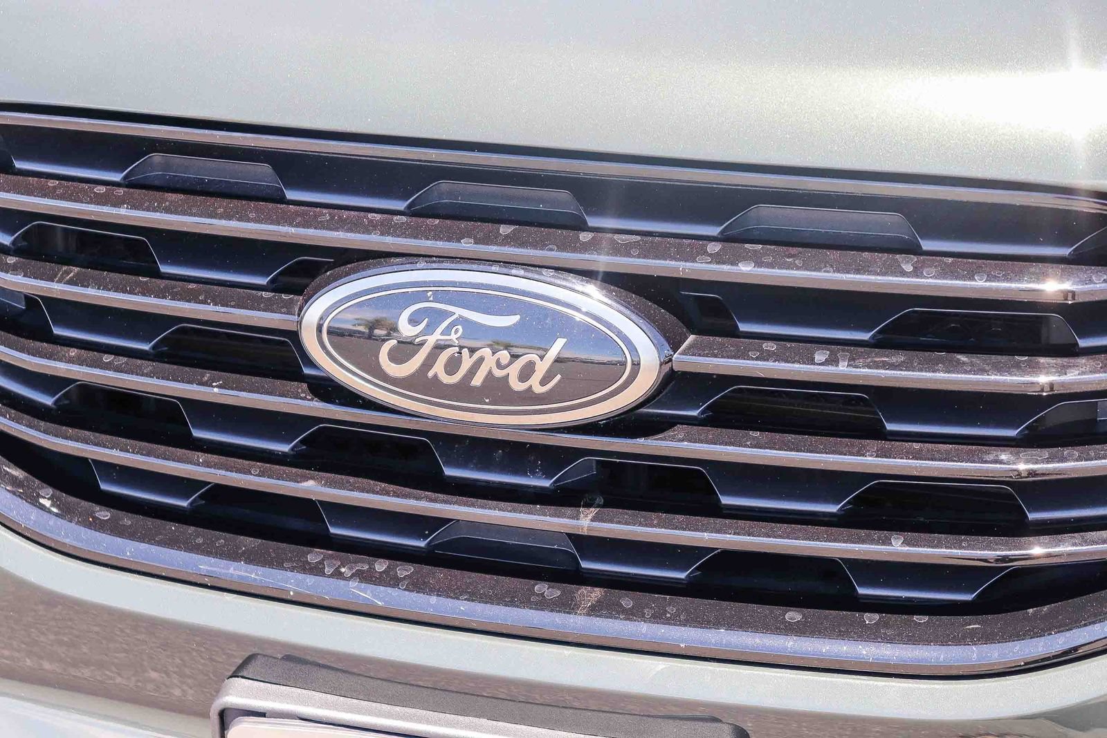 Certified 2023 Ford Edge SE w/ Black Appearance Package AWD/4WD image 11