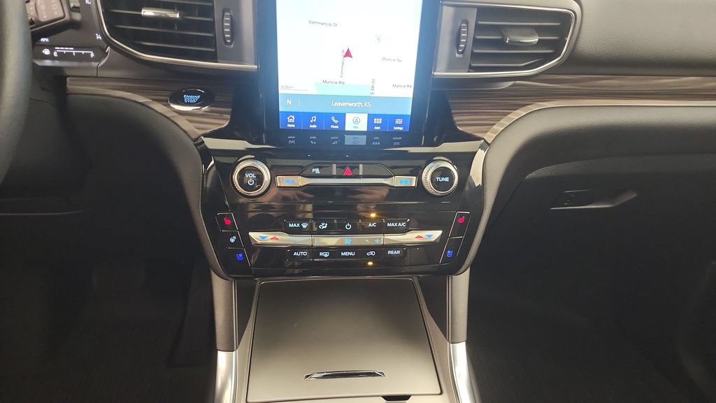 Certified 2024 Ford Explorer Limited w/ Limited Technology Package AWD/4WD image 20
