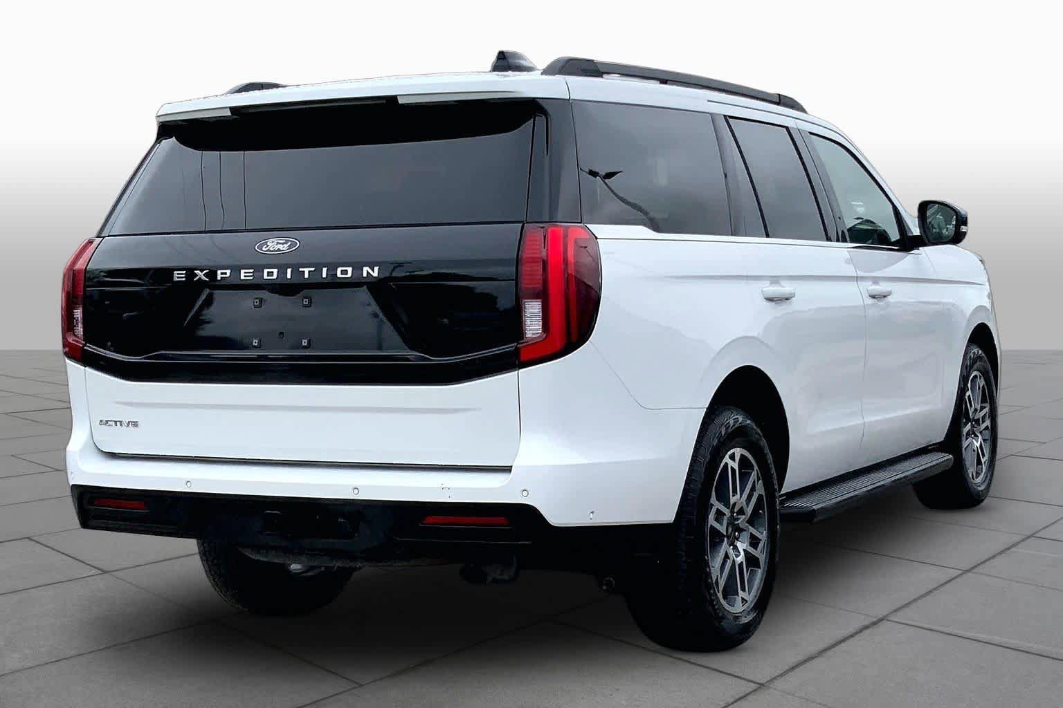Certified 2025 Ford Expedition Active AWD/4WD image 13