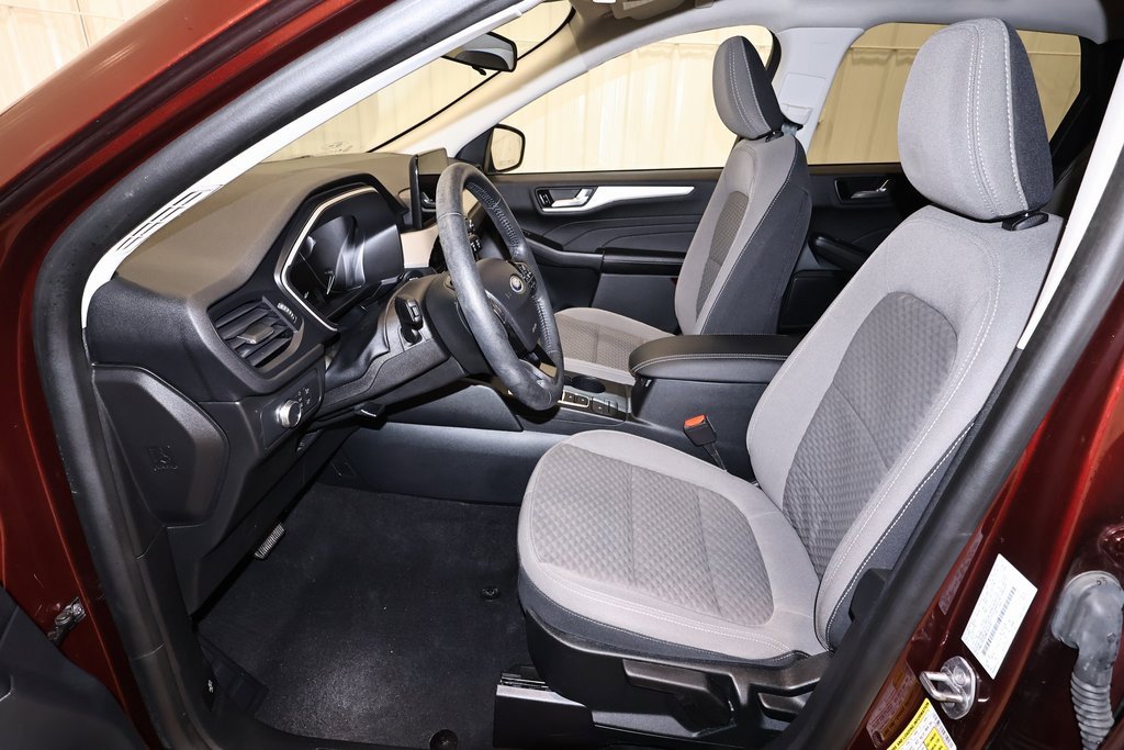 Certified 2021 Ford Escape SE w/ SE Sport Appearance Package image 12