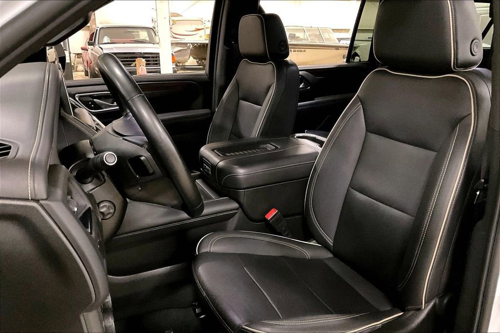 Used 2023 Chevrolet Suburban Premier image 23