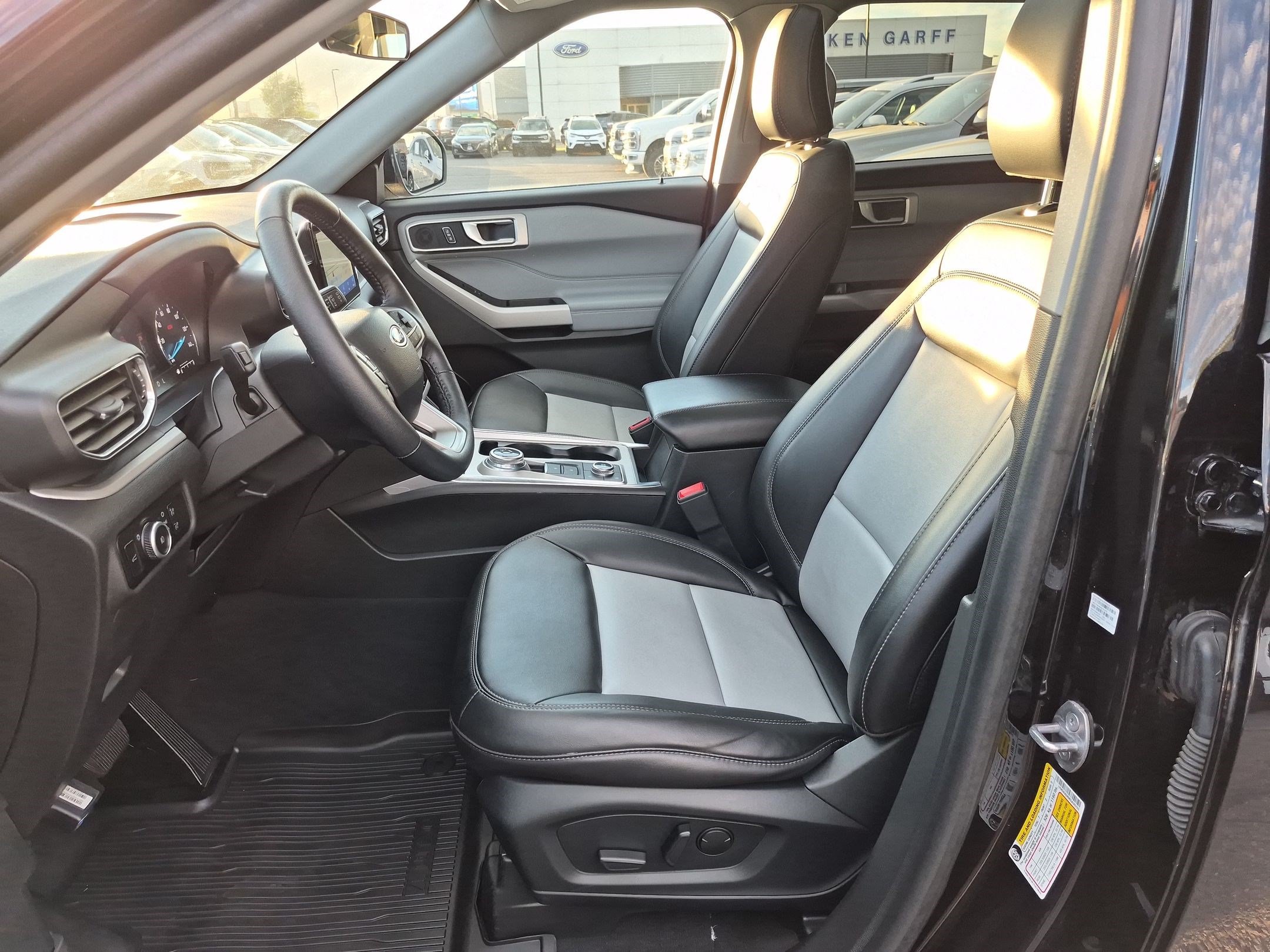 Certified 2024 Ford Explorer XLT w/ Equipment Group 202A AWD/4WD image 17