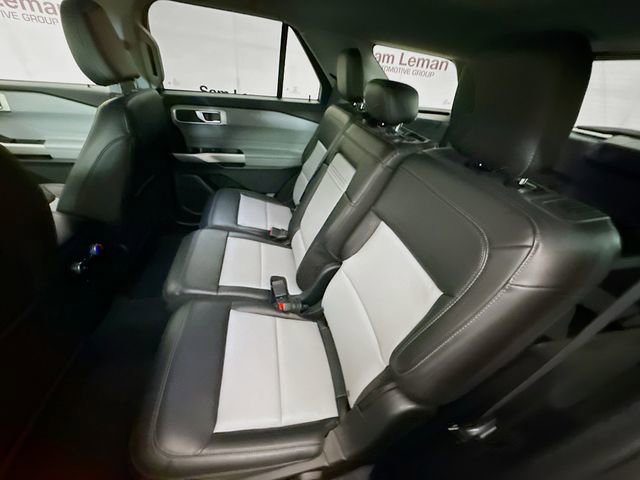 Certified 2022 Ford Explorer XLT w/ Equipment Group 202A AWD/4WD image 24