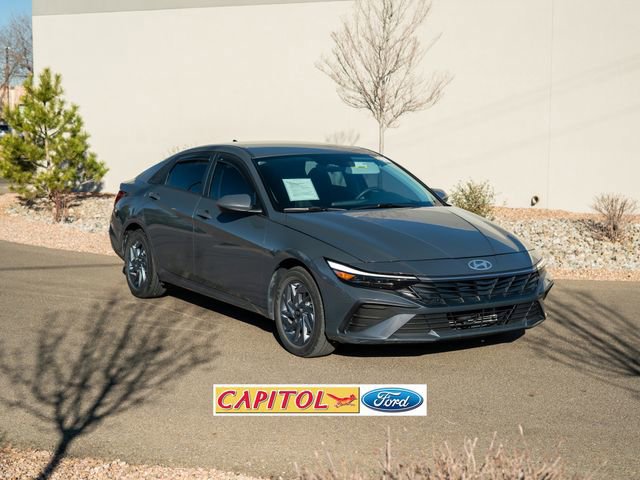 Used 2024 Hyundai Elantra Blue image 7