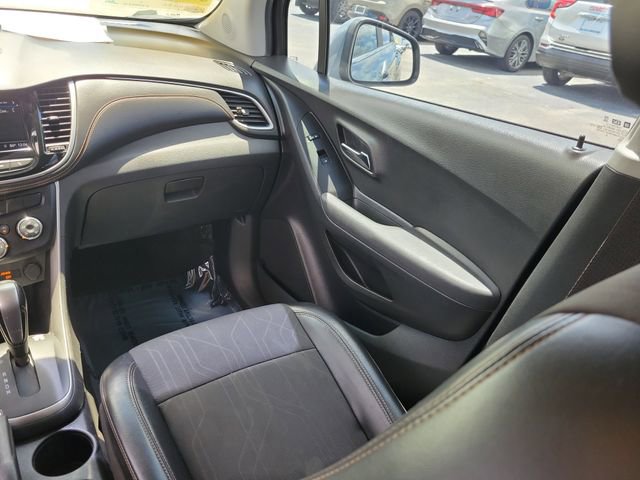 Used 2019 Chevrolet Trax LT w/ LT Convenience Package FWD image 15