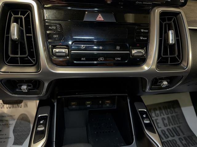 Used 2023 Kia Sorento S w/ Panoramic Sunroof Package AWD/4WD image 8
