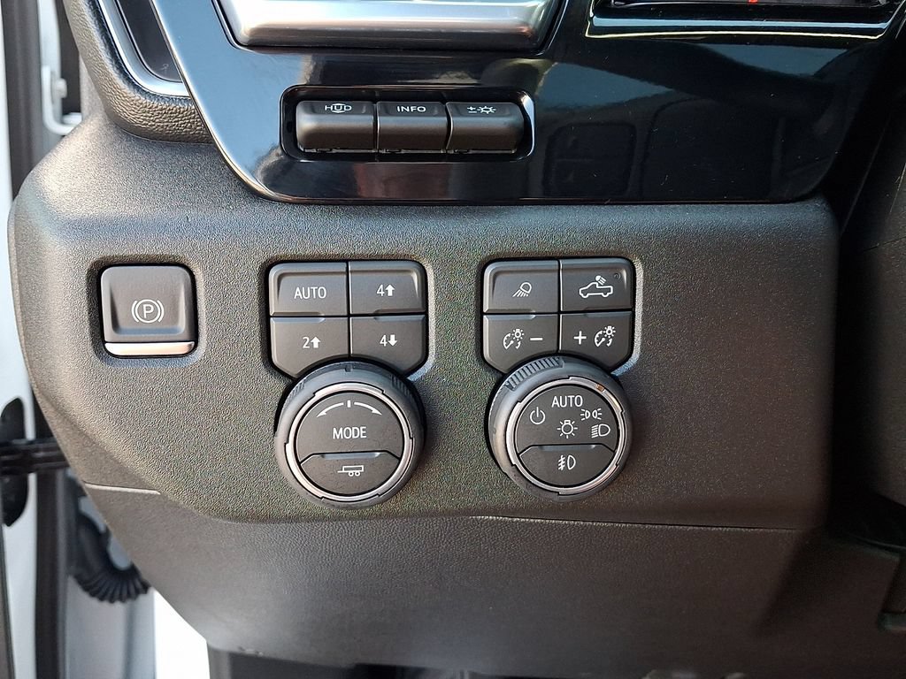 Used 2026 Chevrolet Silverado 3500 High Country w/ High Country Premium Package AWD/4WD image 26