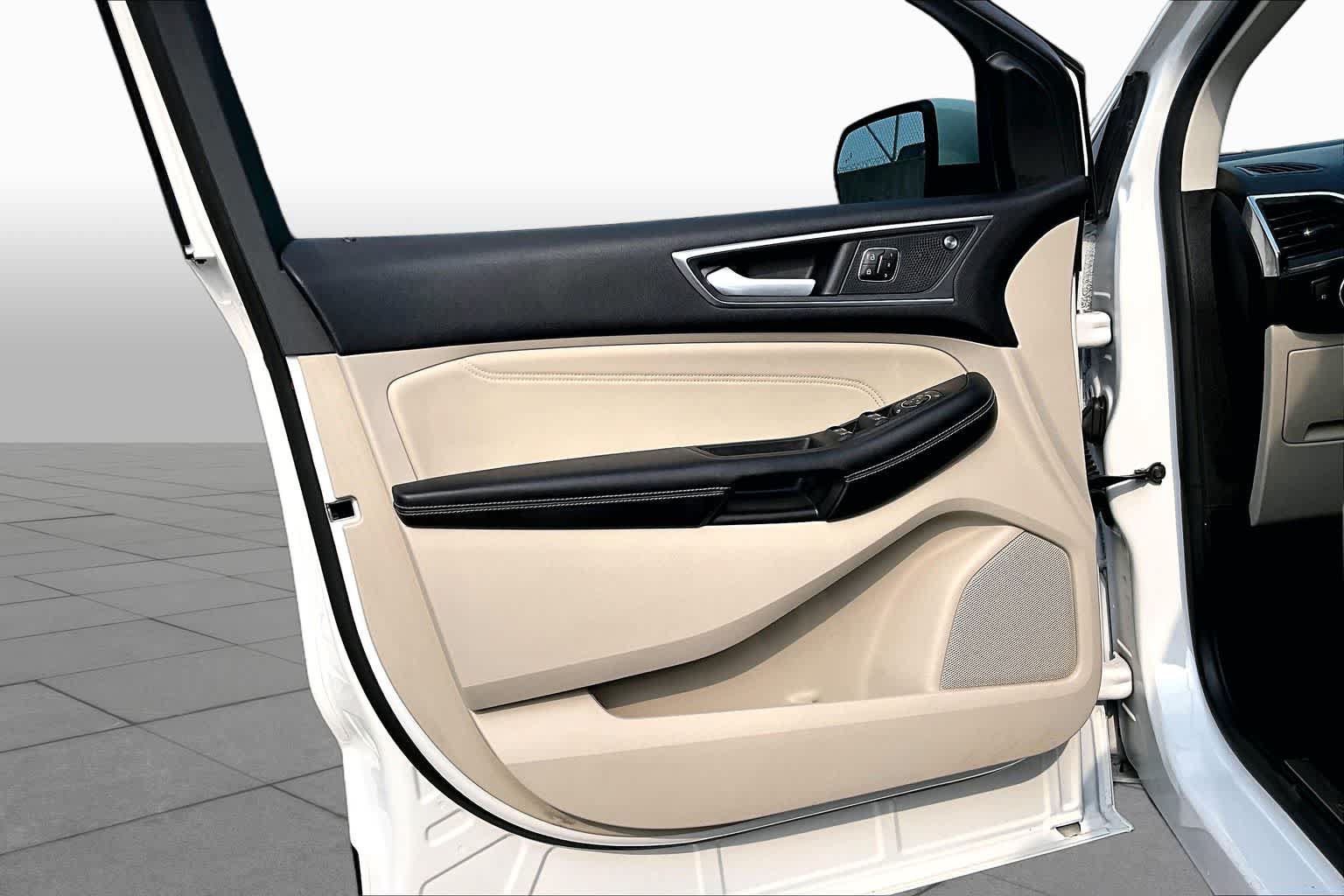 Certified 2021 Ford Edge Titanium FWD image 22
