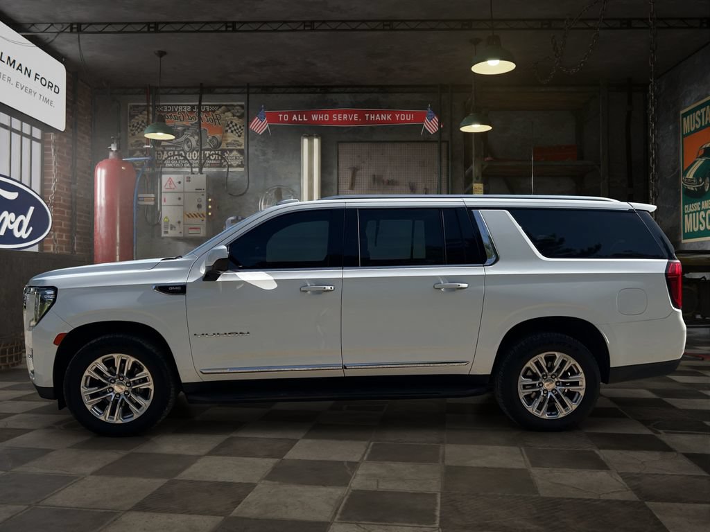 Used 2022 GMC Yukon XL SLT AWD/4WD image 3