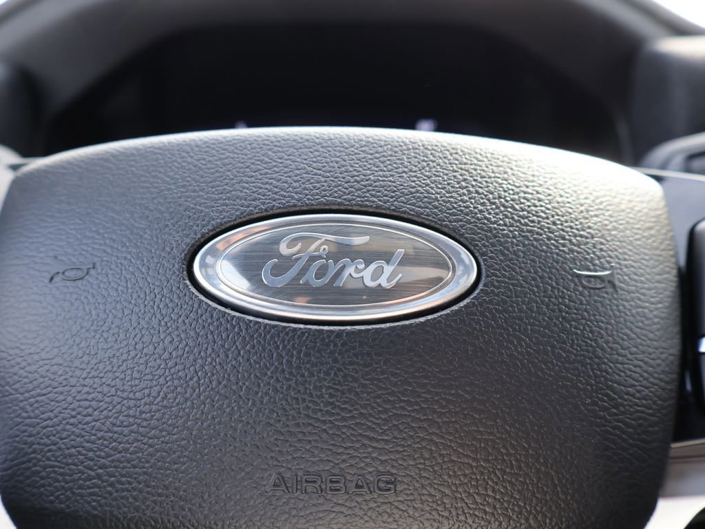 Certified 2025 Ford Explorer Platinum w/ LUX Leather Package image 30