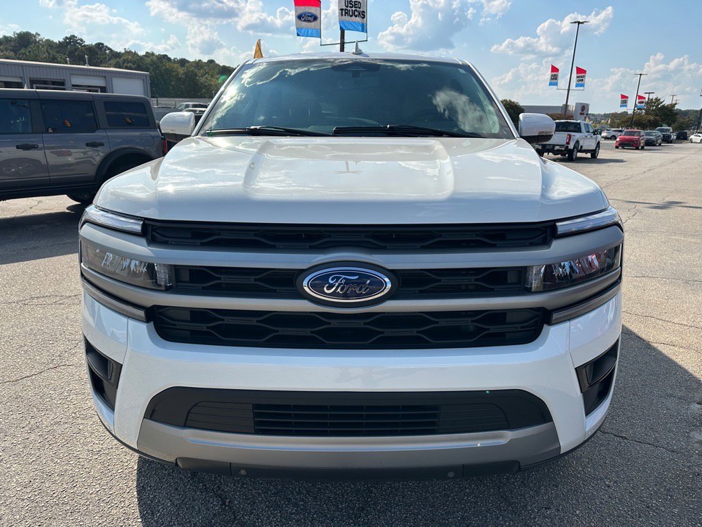 Certified 2024 Ford Expedition XLT image 8