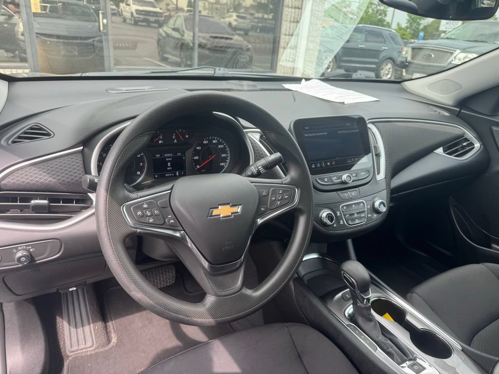 Used 2025 Chevrolet Malibu LT FWD image 7