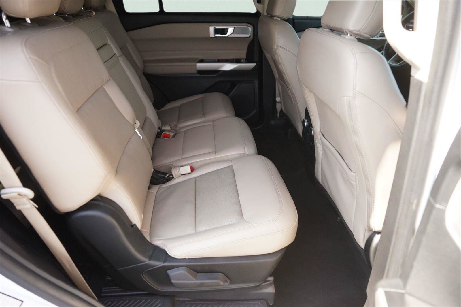 Certified 2021 Ford Explorer Limited w/ Equipment Group 301A RWD image 17