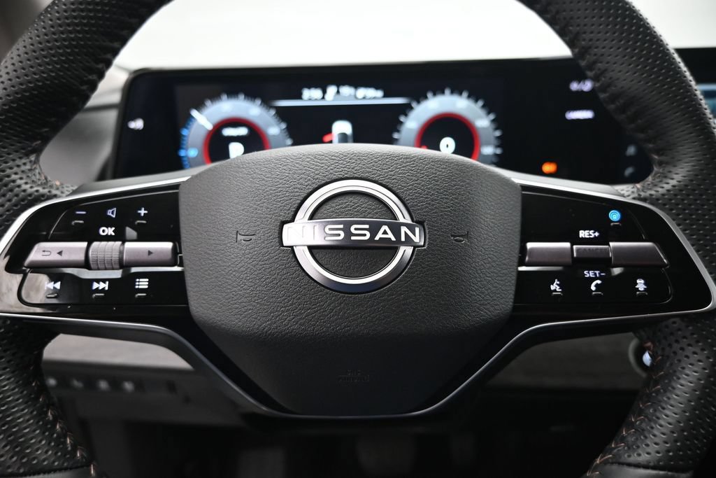 Used 2024 Nissan Ariya AWD image 12