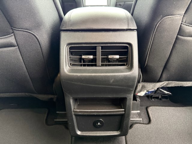 Certified 2022 Ford Edge SE w/ Black Appearance Package image 5