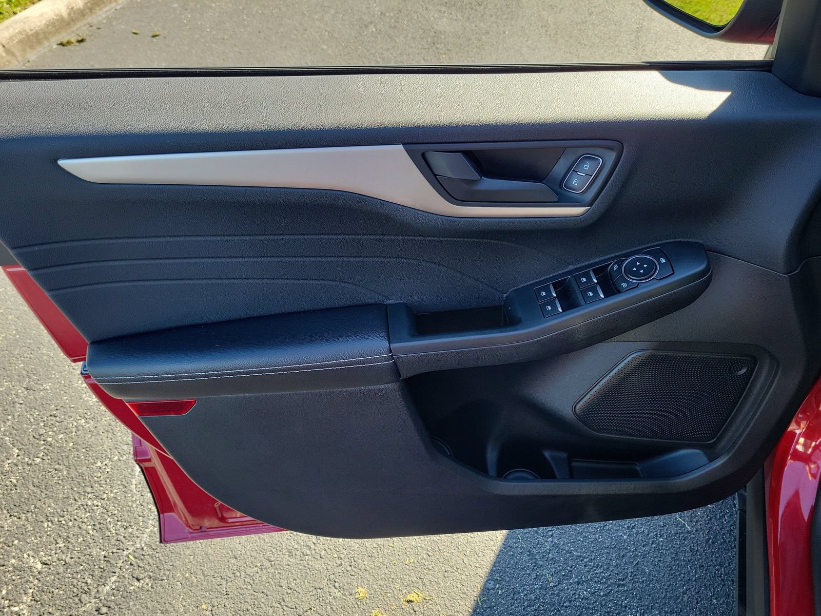 Certified 2022 Ford Escape SE w/ SE Sport Appearance Package FWD image 14