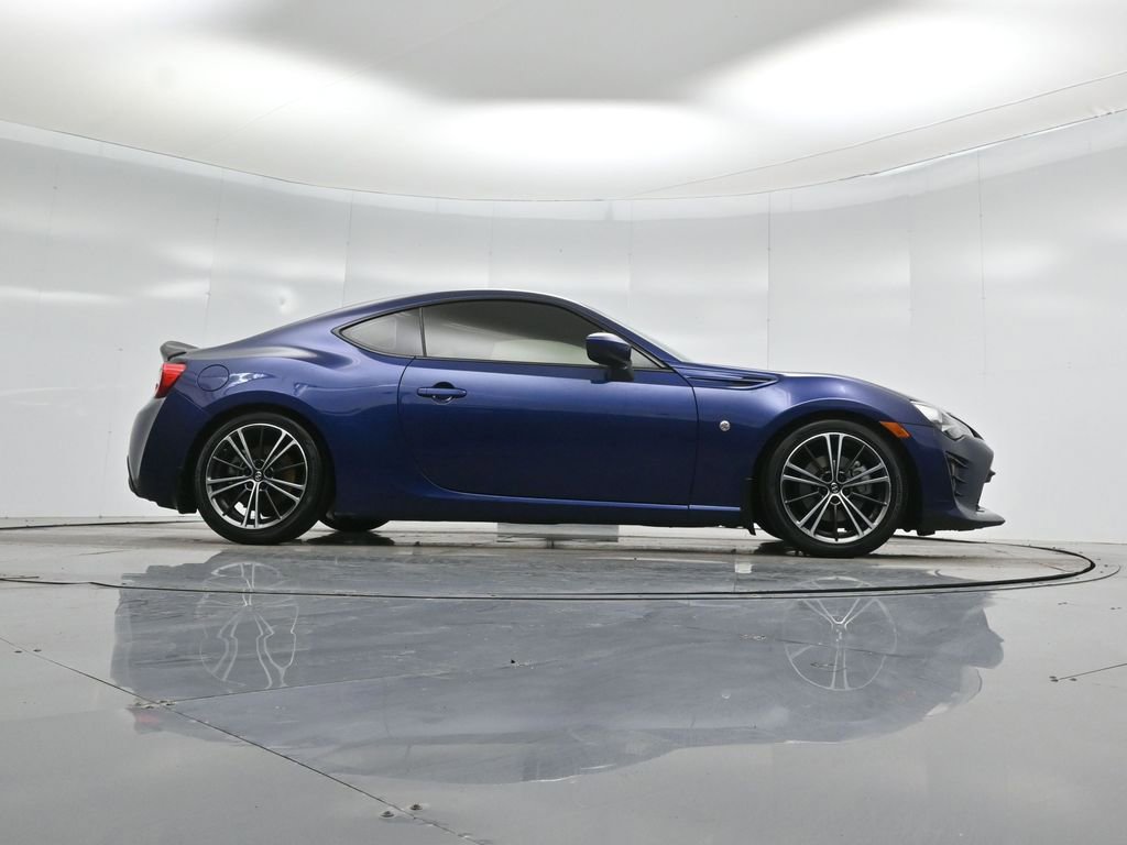 Used 2017 Toyota 86 image 42