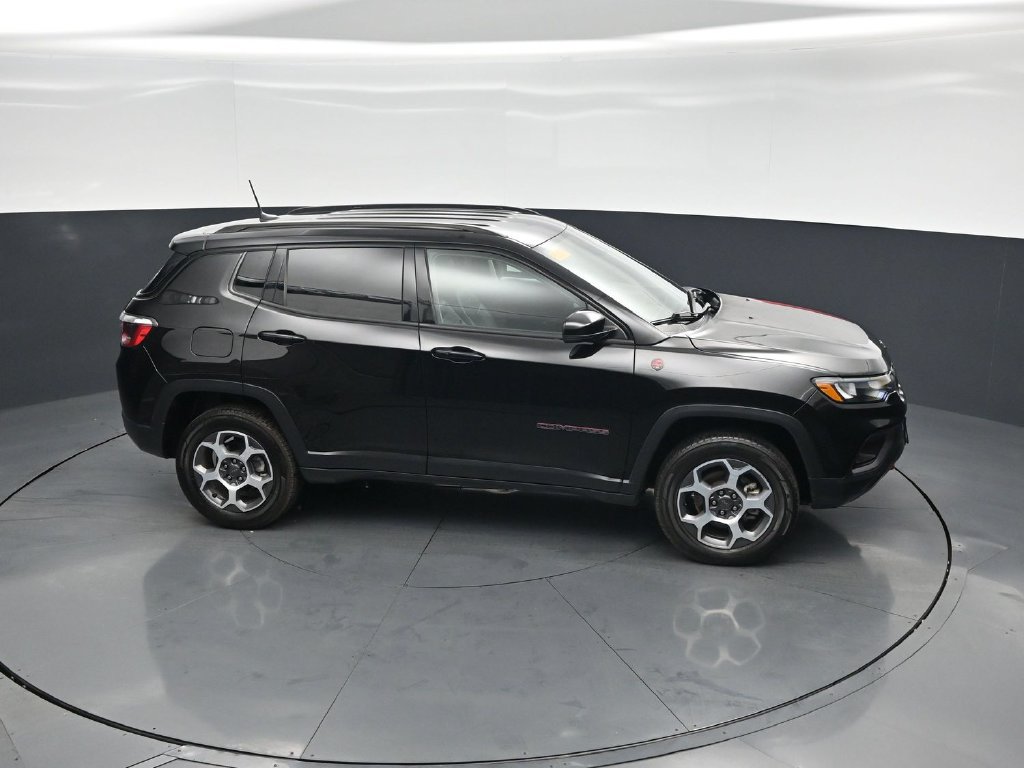 Used 2022 Jeep Compass Trailhawk AWD/4WD image 48