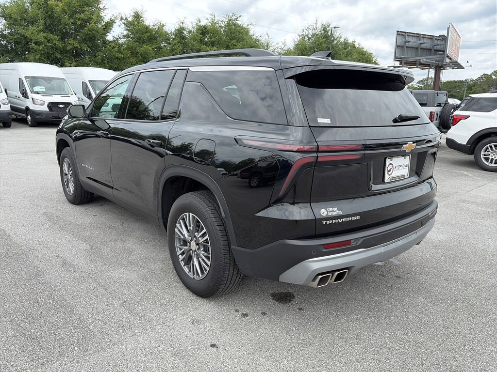 Used 2025 Chevrolet Traverse LT w/ Driver Confidence Package FWD image 5