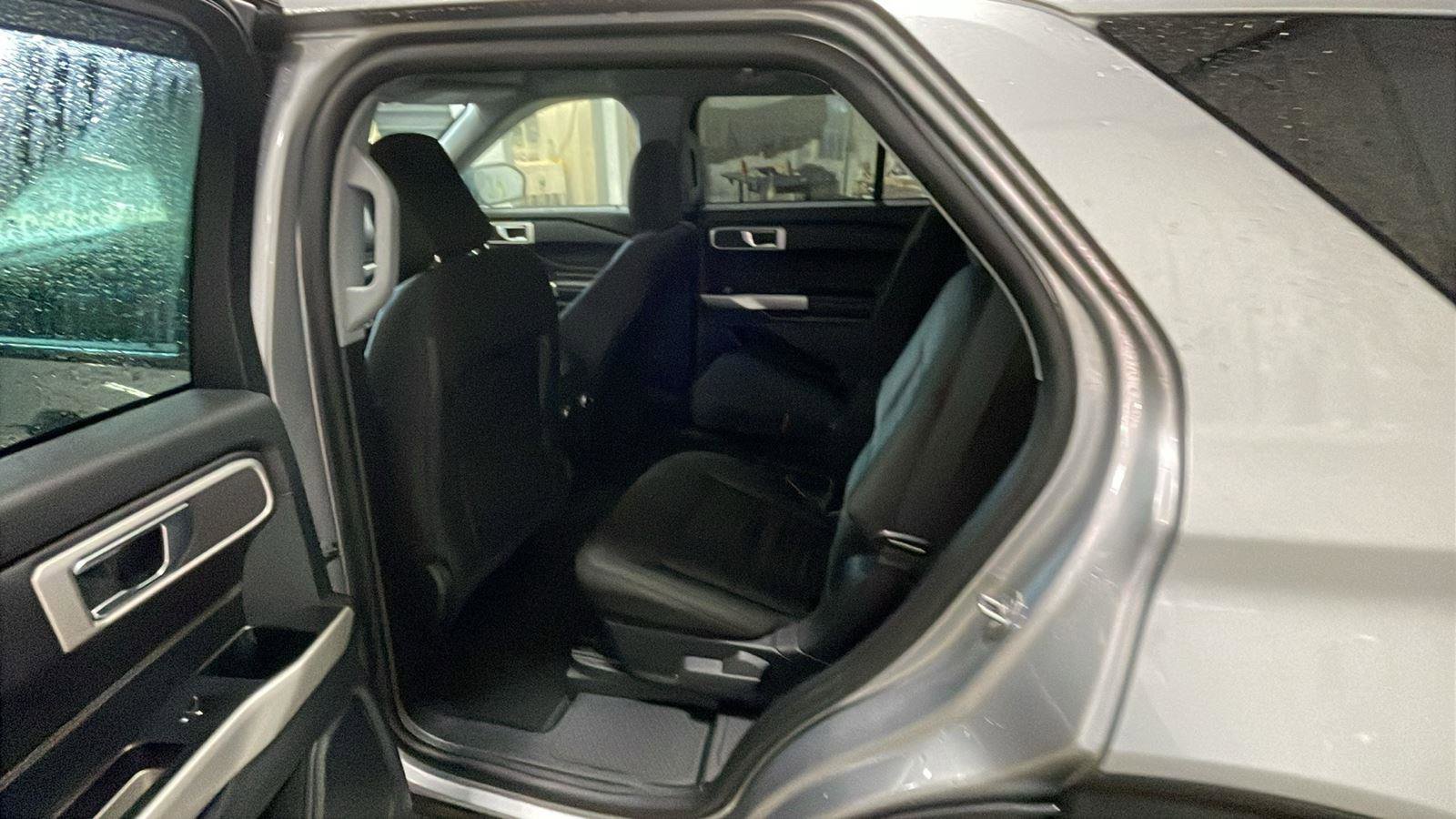 Certified 2021 Ford Explorer XLT w/ Class III Trailer Tow Package image 9