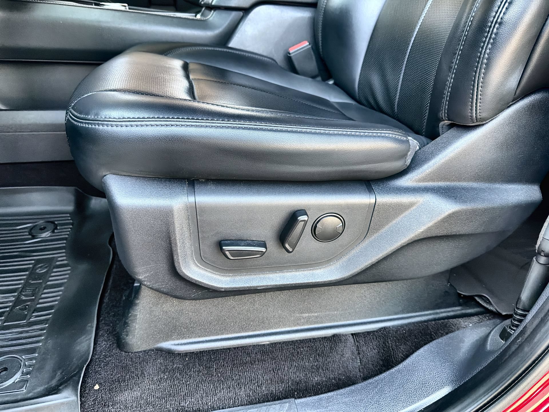 Certified 2022 Ford Expedition XLT RWD image 12