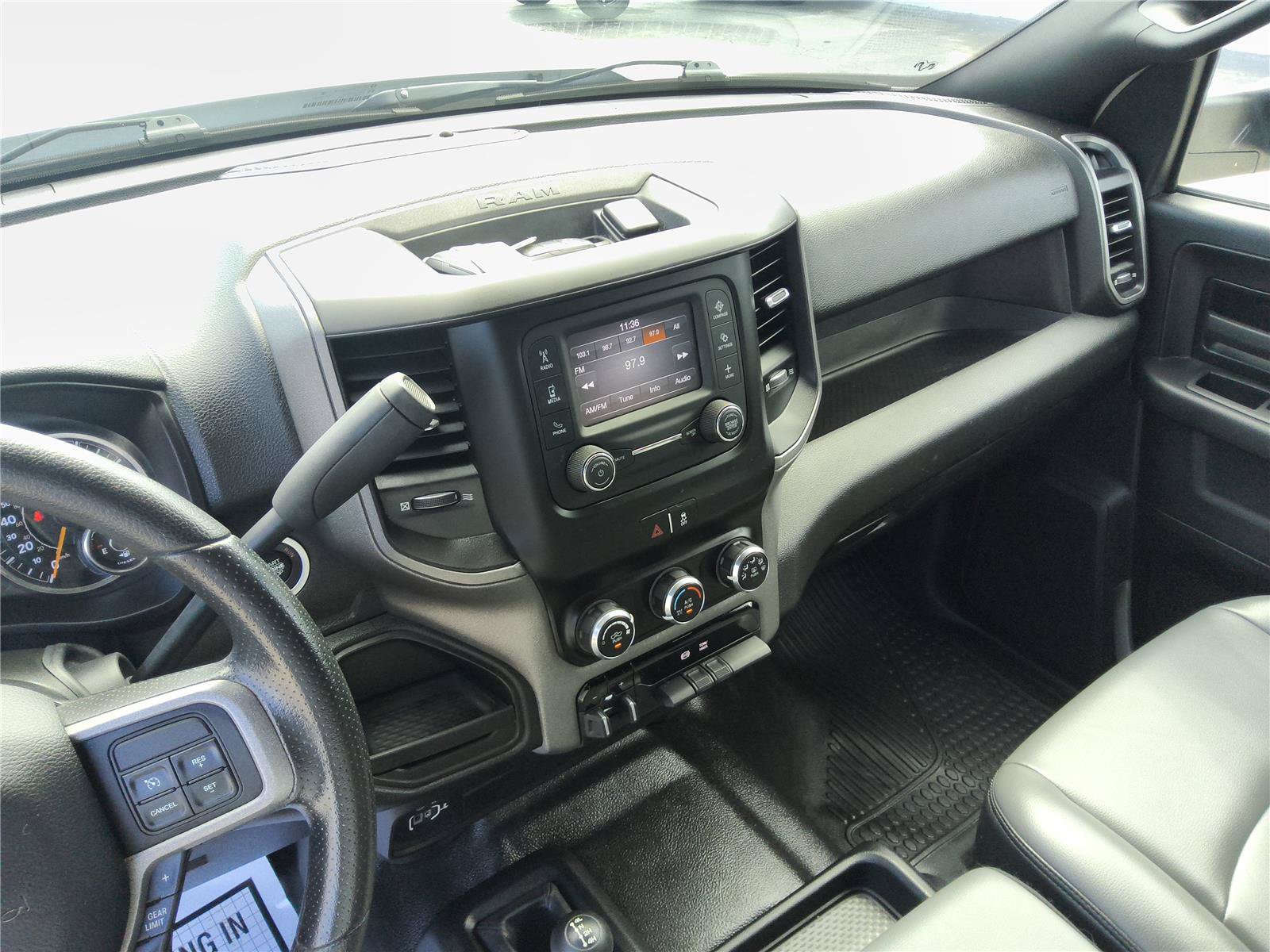 Used 2022 RAM 3500 Tradesman w/ Chrome Appearance Group AWD/4WD image 19