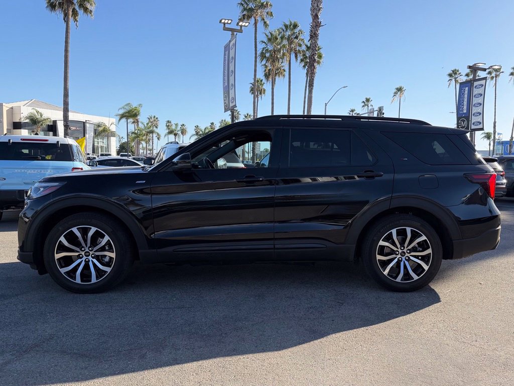 Certified 2025 Ford Explorer ST-Line w/ Premium Package RWD image 5