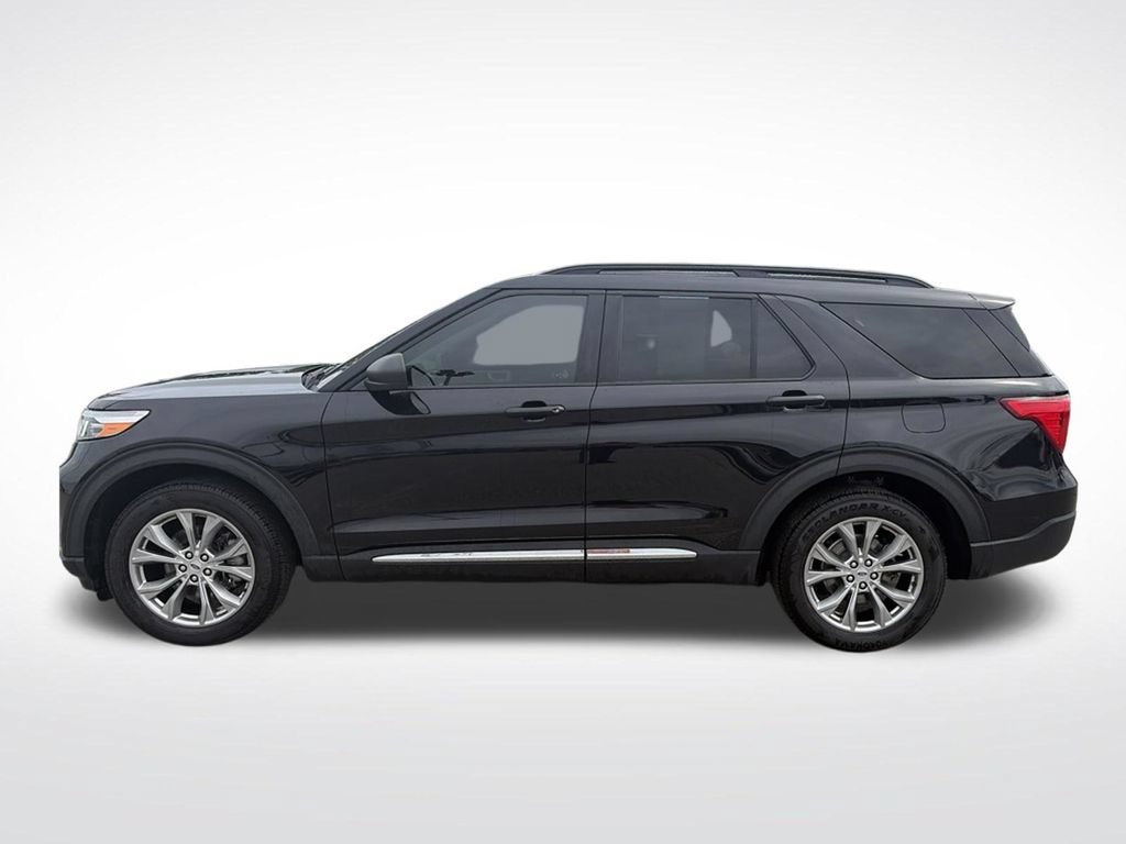 Certified 2023 Ford Explorer XLT w/ Equipment Group 202A AWD/4WD image 4