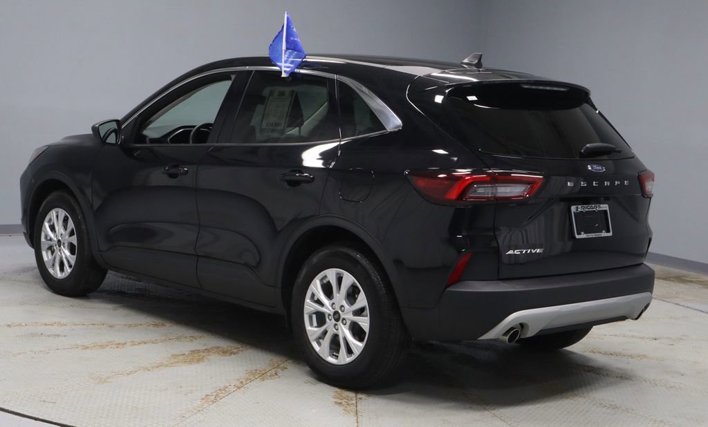 Certified 2024 Ford Escape Active w/ Cold Weather Package image 9